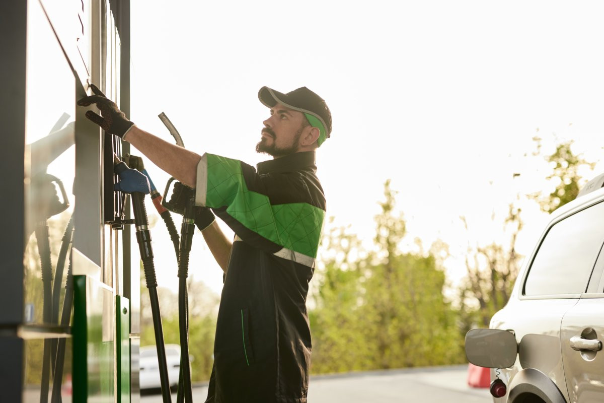 Bullet Automotive & Diesel Shares 6 Expert Tips to Improve Fuel Efficiency
