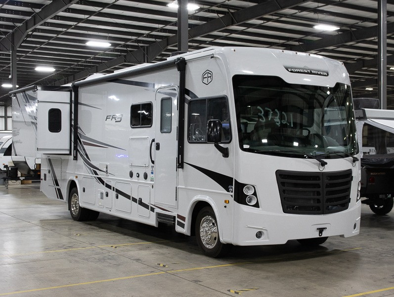 Reliable Road Travel Solutions and Expert Guidance Offered by Motorhomes 2 Go